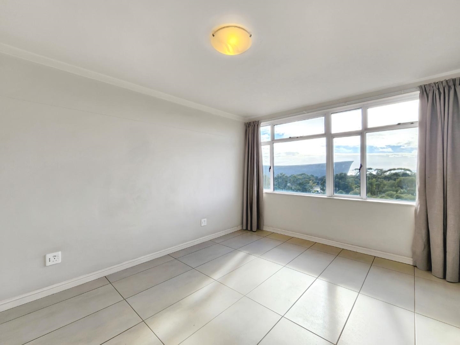 To Let 2 Bedroom Property for Rent in Green Point Western Cape